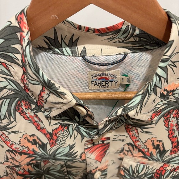 Faherty Men's Tropical Print Shirt - Red and Green on Cream Sport Fishing - Picture 3 of 3